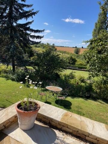 Masons Cottage, An Idyllic Retreat In An Area Of Outstanding Beauty, Close To Blenheim Palace, Oxford & The Cotswolds Stonesfield Esterno foto